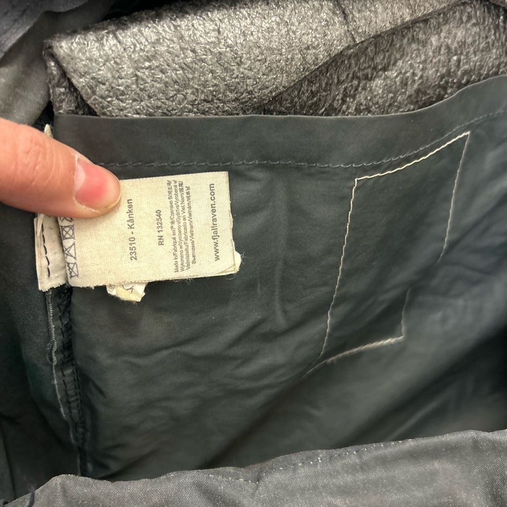 Fjallraven backpack very well loved - Picture 5 of 5